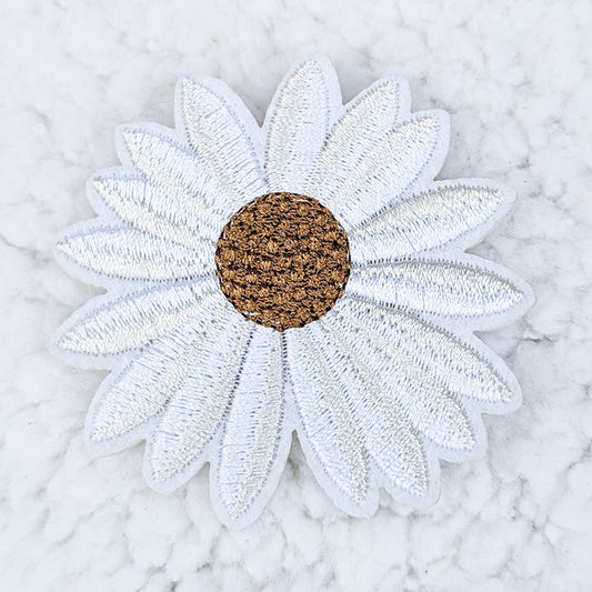 WHITE DAISY PATCH